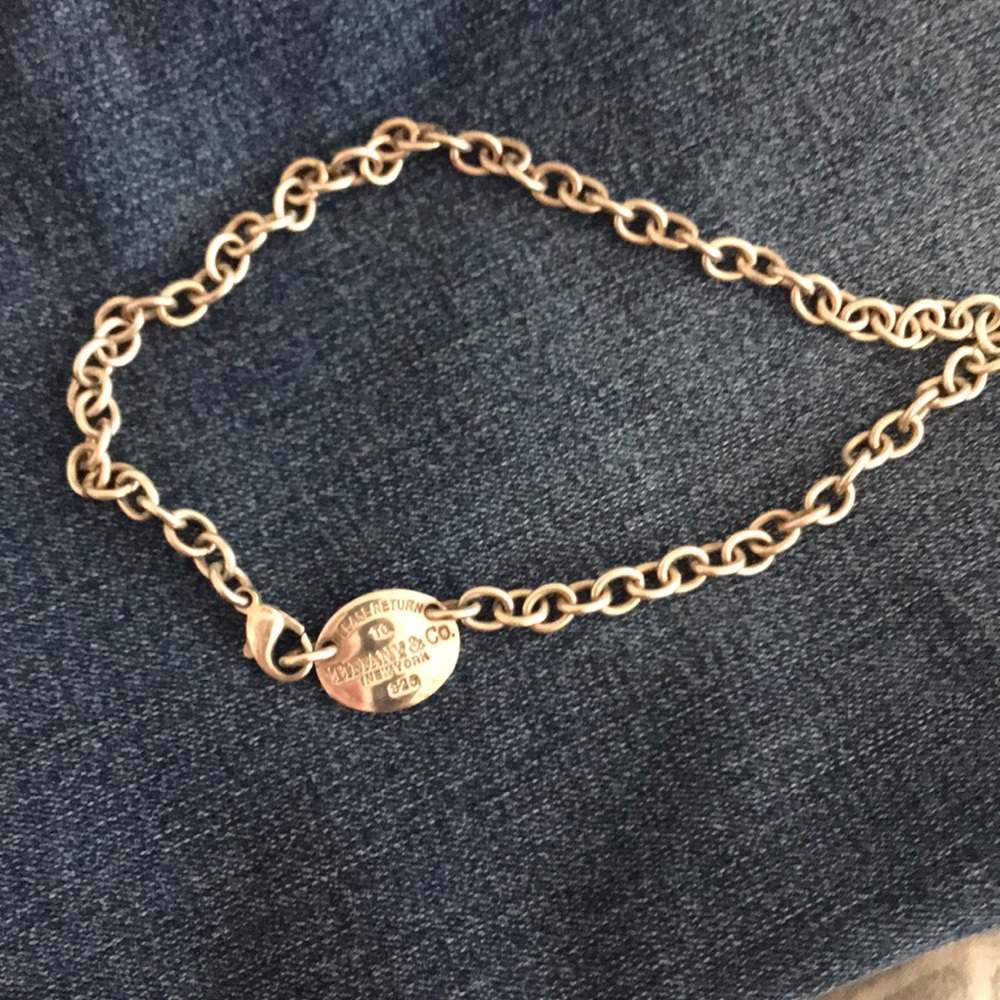 Tiffany’s necklace